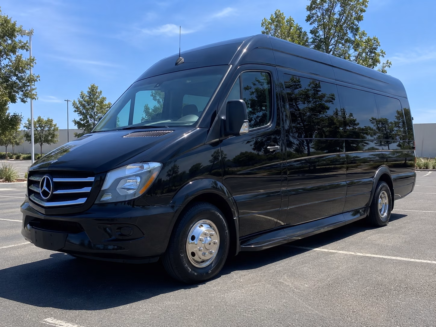 find the perfect transportation for your next airport transfer 4